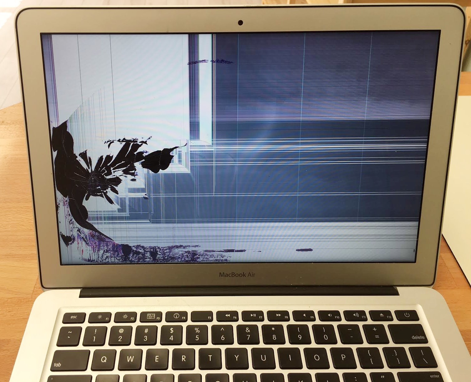 MacBook Screen Replacement Costs Exploring OEM vs. ThirdParty Options